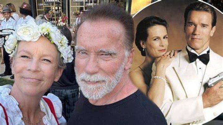 'True Lies' costars Jamie Lee Curtis, Arnold Schwarzenegger reunite with selfie