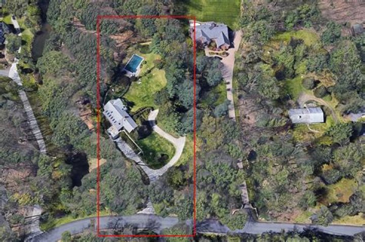 Alessandra Biaggi relocates to new district in posh home