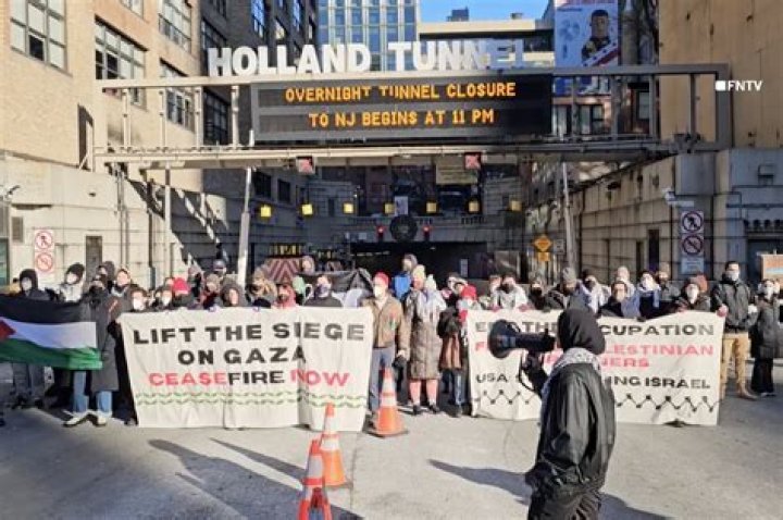 Anti-Israel protesters create commuter chaos at three NYC bridges, Holland Tunnel -- over 330 taken into custody