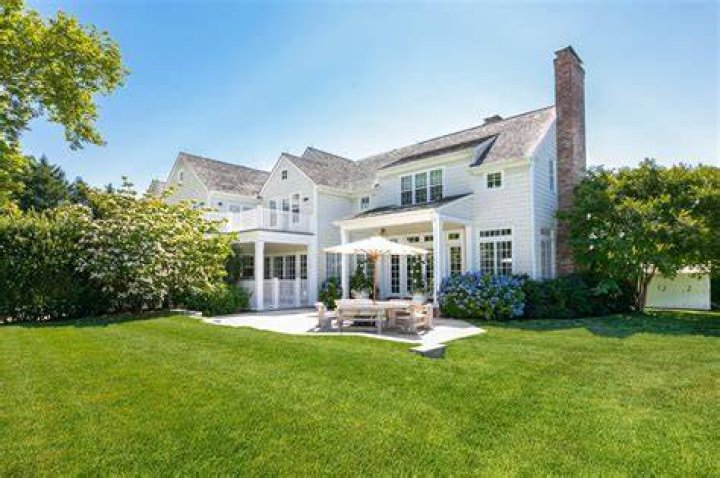 Billy Joel, Alec Baldwin pull New York estates off market