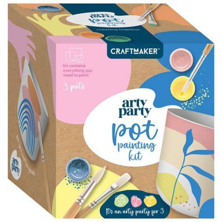 BRUSHES, BOOZE MAKE ARTY PARTY