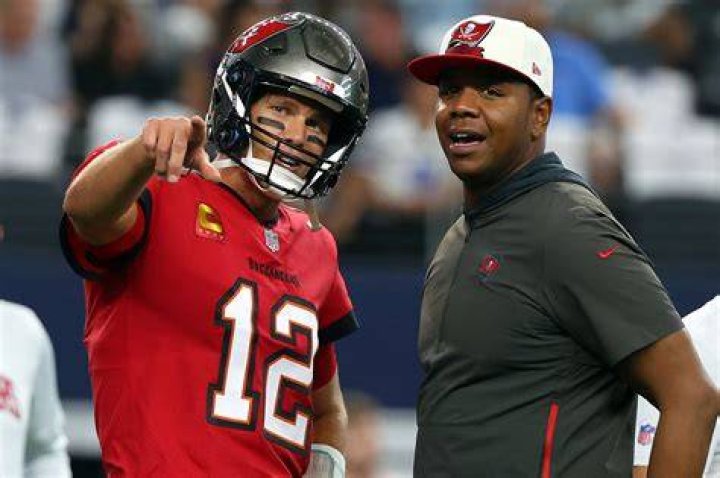 Buccaneers fire as Byron Leftwich as offensive coordinator
