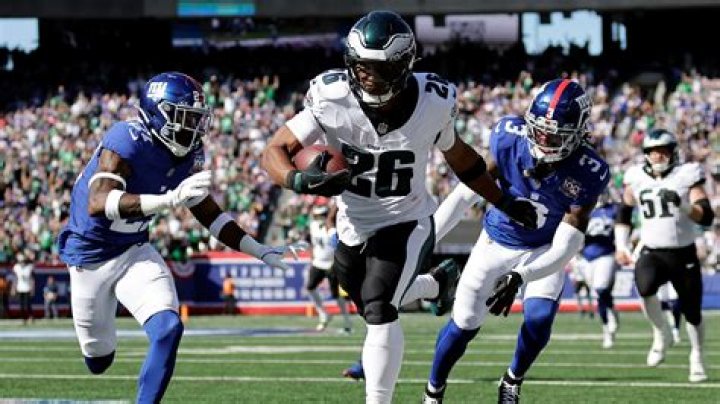 Carl Banks slams 'personal attacks' on Eagles' Saquon Barkley