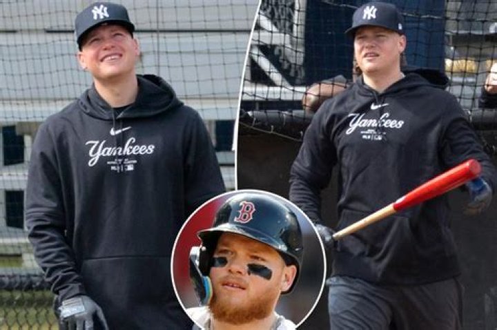 Clean-shaven Alex Verdugo seen in Yankees gear for first time