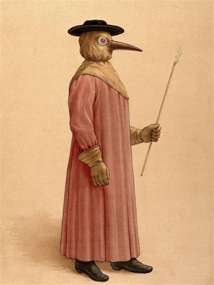 Cops hunt person wearing creepy 17th century plague doctor costume
