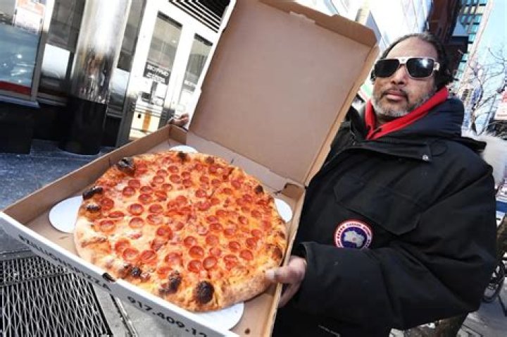 D’ough! NYC named priciest city for pizza (Video)