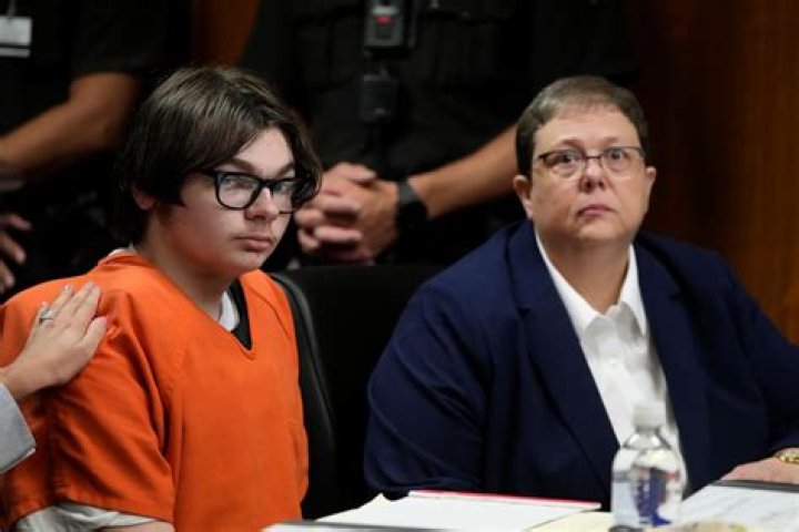 Ethan Crumbley's mom blames husband for helping son buy gun, prosecutors say