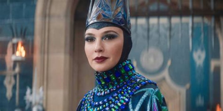 Gal Gadot's message of Middle East peace creates online firestorm