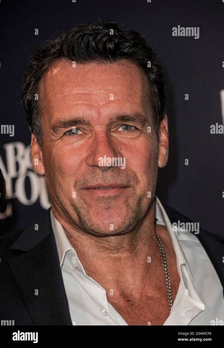 LA'-bound David James Elliott dishes on 'JAG' reboot rumors