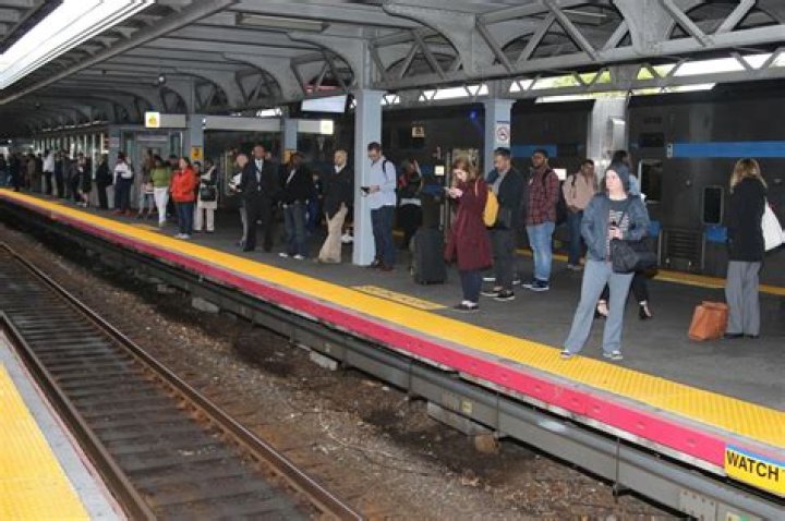 LIRR delays are the worst they’ve been in a decade: study