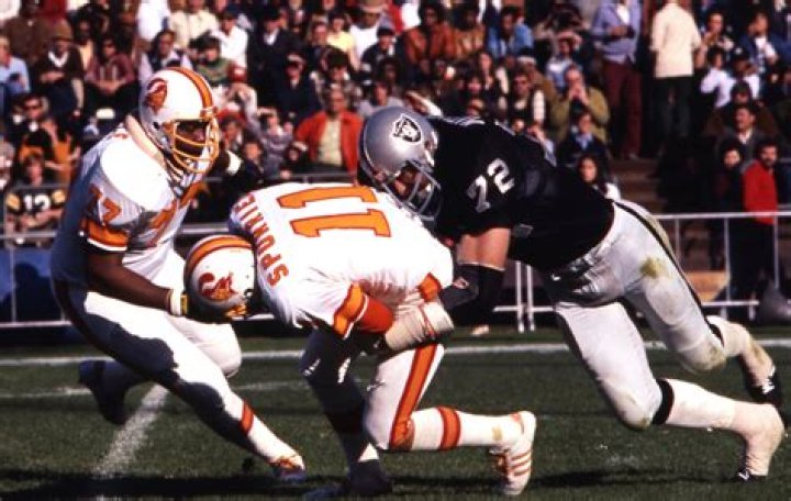Steve Spurrier recalls his time with the 0-14 1976 Buccaneers