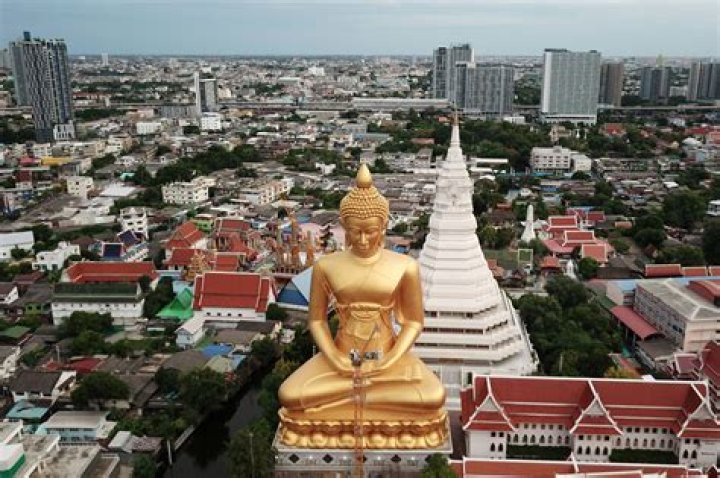 Thai temple says Buddha statue nearly complete