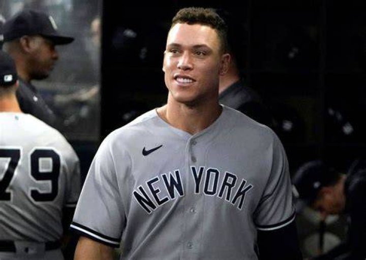 Yankees have 'inferior product' on field: Bret Boone