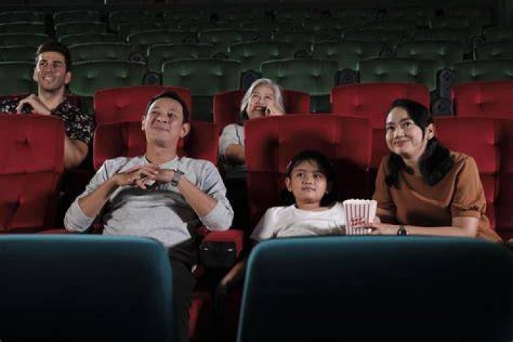 Young dad killed in movie theater had people ‘after him’: family